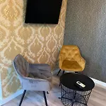 Hollik Apartmanhaz 4*