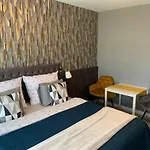 Hollik Apartmanhaz Апарт-отель Балатонфюред