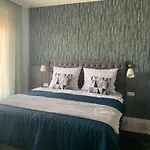 Hollik Apartmanhaz Апарт-отель Балатонфюред