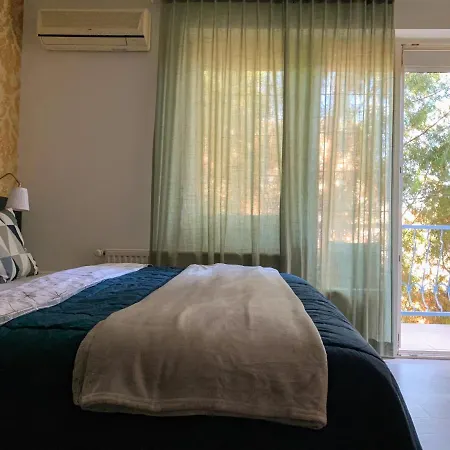 Hollik Apartmanhaz מלון דירות באלאטונפורד