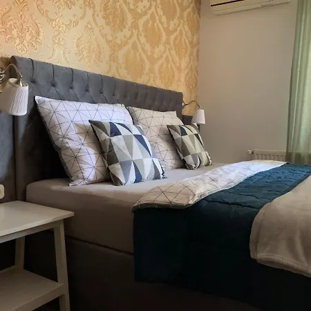 Hollik Apartmanhaz Aparthotel Balatonfured