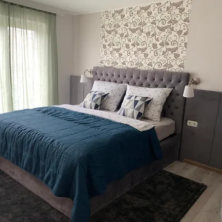 Hollik Apartmanhaz Ξενοδοχείο με διαμερίσματα