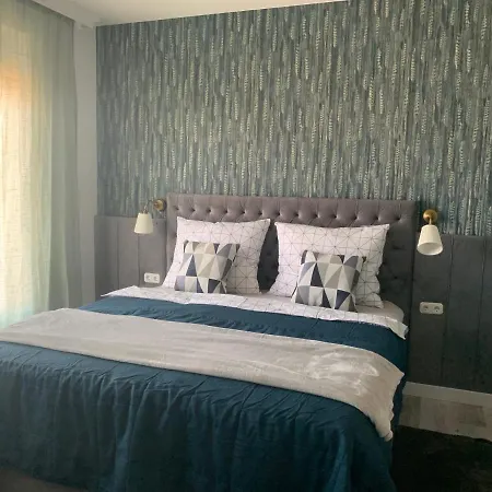 Hollik Apartmanhaz アパートホテル バラトンフレド
