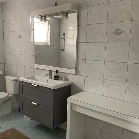 Hollik Apartmanhaz 4* バラトンフレド