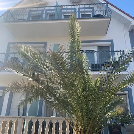 アパートホテル Hollik Apartmanhaz 4*