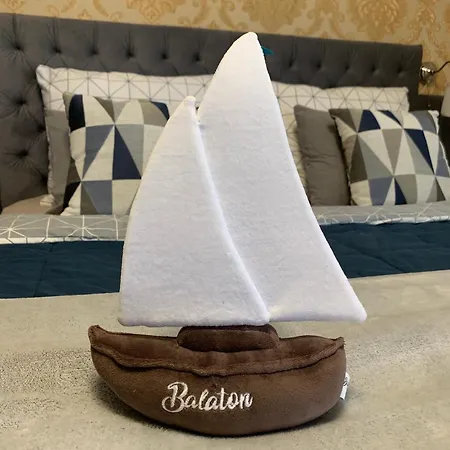 Hollik Apartmanhaz