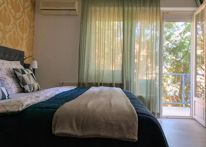 Hollik Apartmanhaz Aparthotel Balatonfured