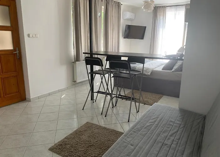 Hollik Apartmanhaz Aparthotel Balatonfured
