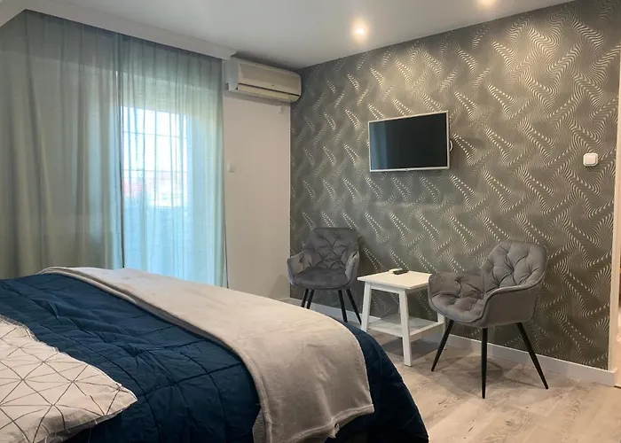 Hollik Apartmanhaz 4* Balatonfured