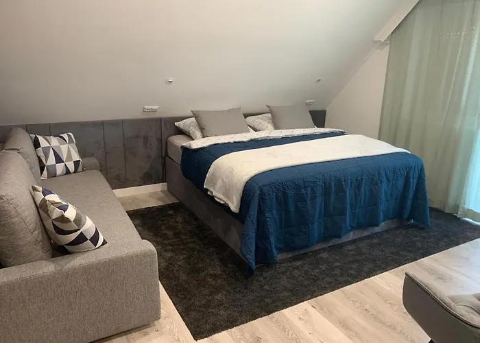 Hollik Apartmanhaz Balatonfured