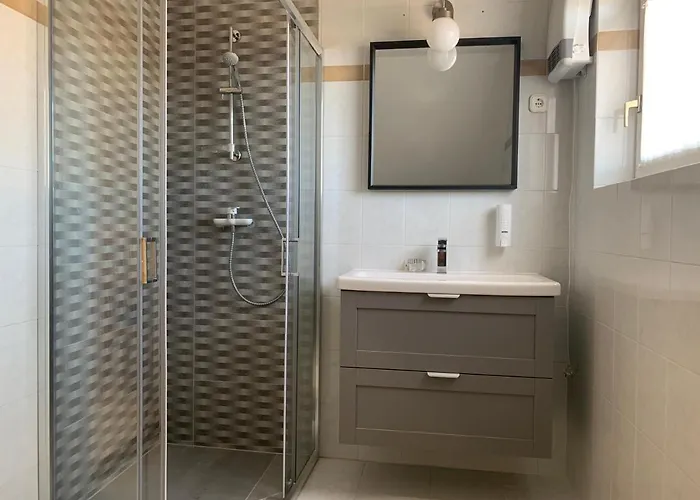 Hollik Apartmanhaz 4*