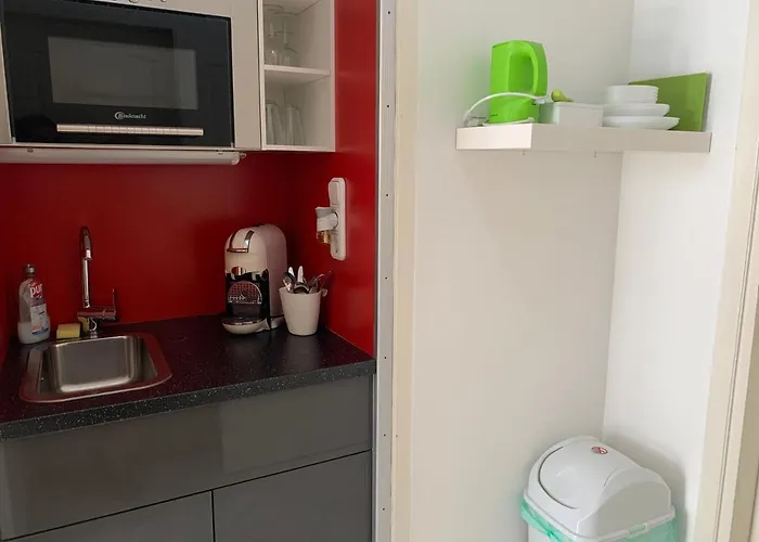 Hollik Apartmanhaz 4*