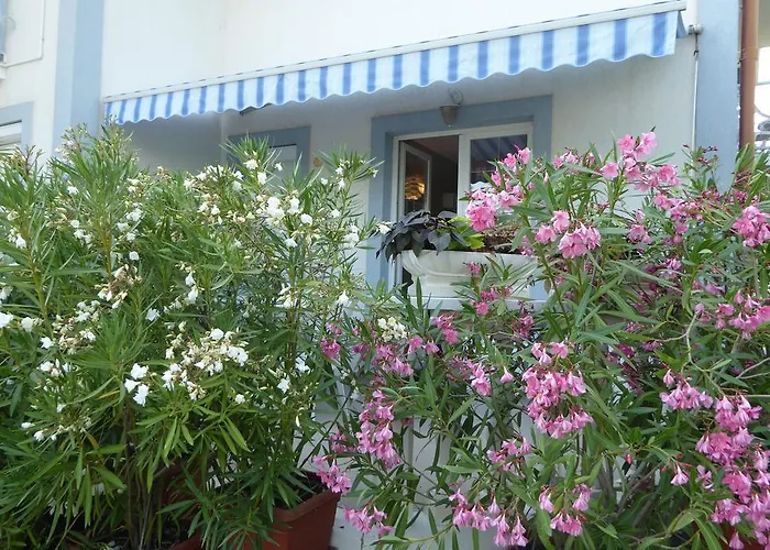 Hollik Apartmanhaz Balatonfured