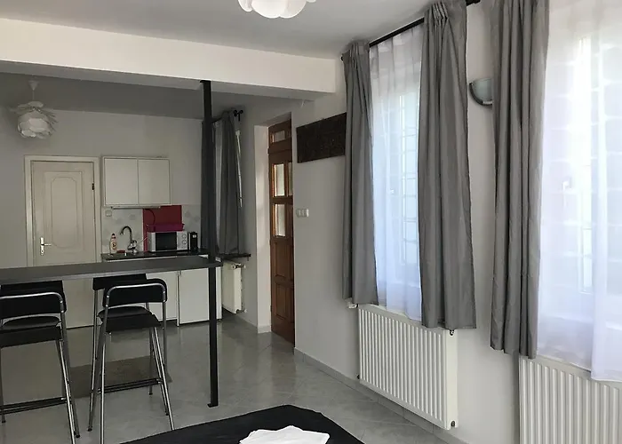 Apart-hotel Hollik Apartmanhaz 4*